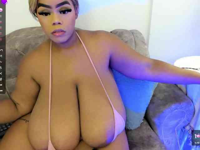 QueenBoostyBig webcam