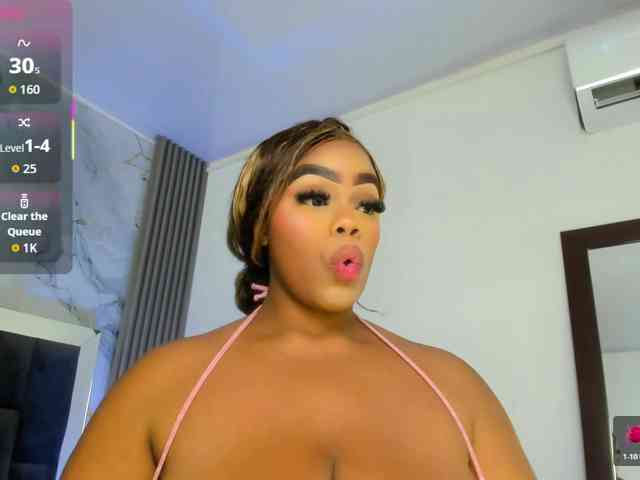QueenBoostyBig webcam