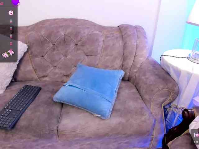 QueenBoostyBig webcam