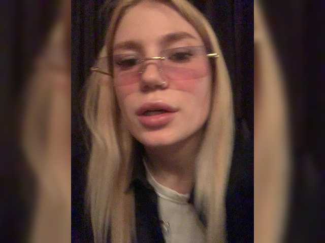 Alisabe's BongaCams show and profile