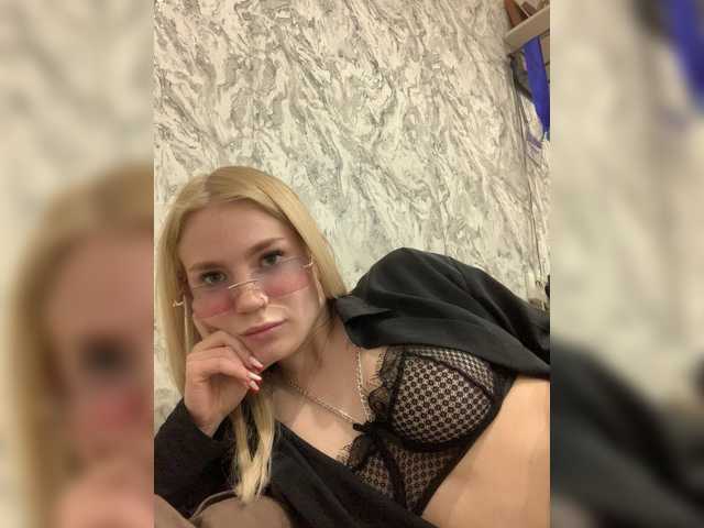 Alisabe's BongaCams show and profile