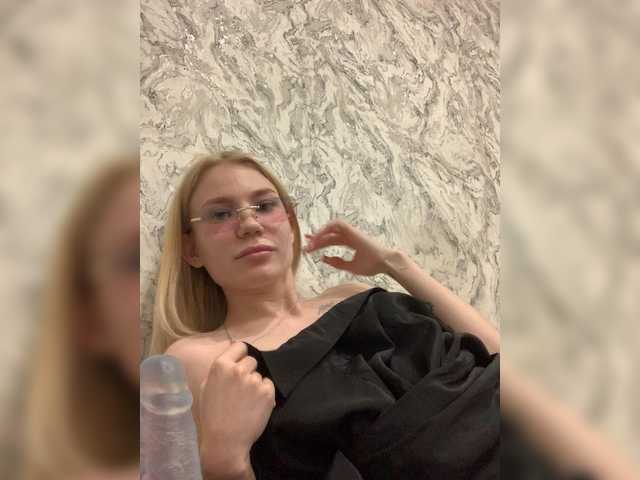 Alisabe's BongaCams show and profile