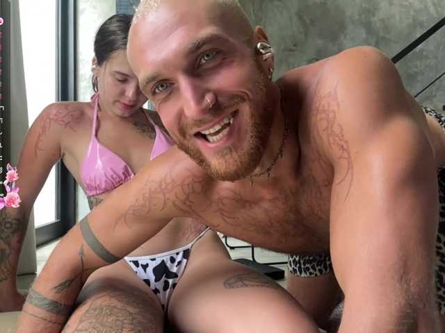  AmazingCoupla chat room