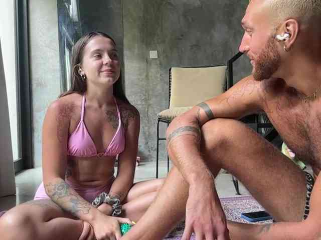 AmazingCoupla webcam