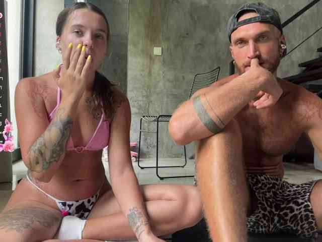 AmazingCoupla webcam