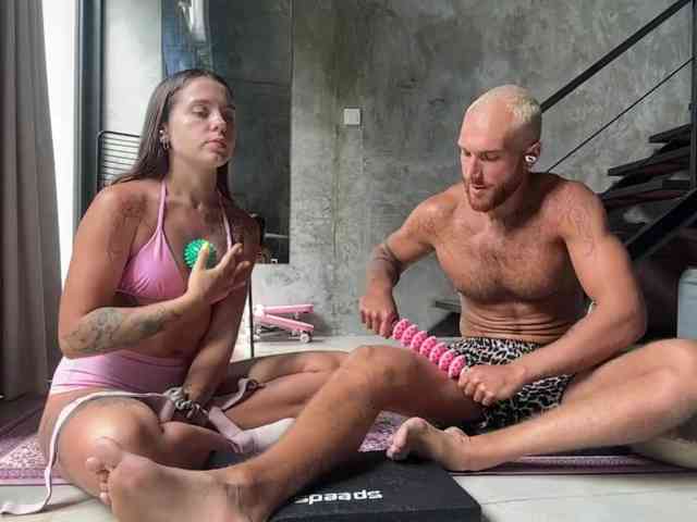 AmazingCoupla webcam