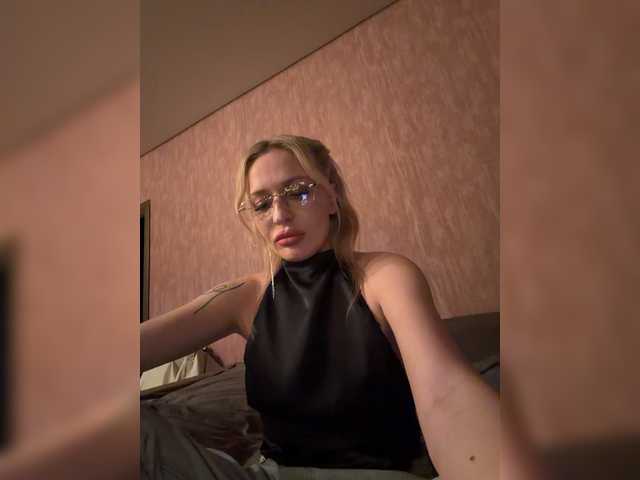 Kirakoks's BongaCams show and profile