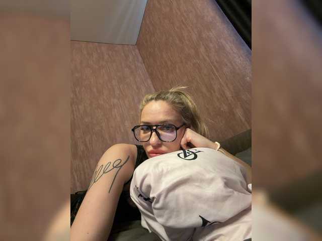 Kirakoks's BongaCams show and profile