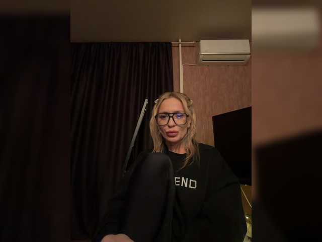 Kirakoks's BongaCams show and profile