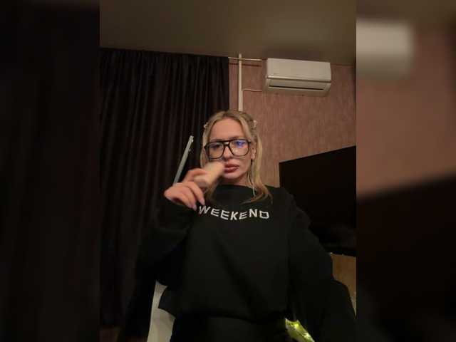 Kirakoks's BongaCams show and profile