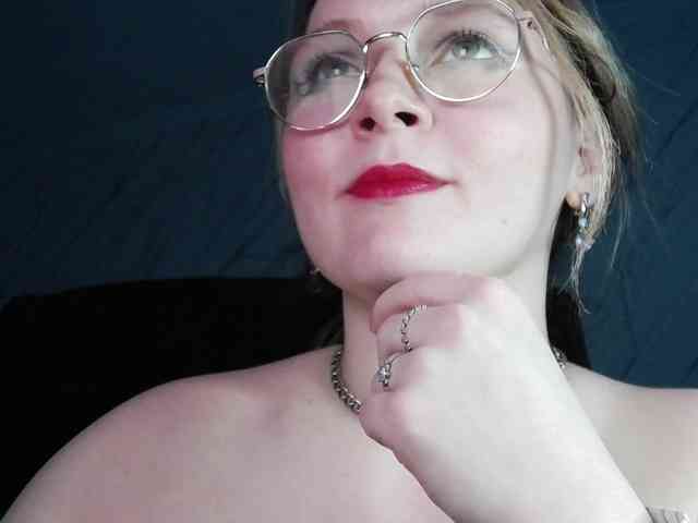 MadamBDSM webcam