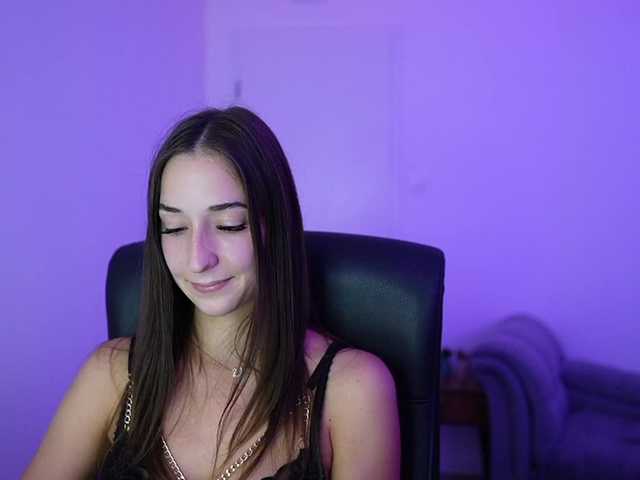 Crystalbrunette18 live cam on BongaCams
