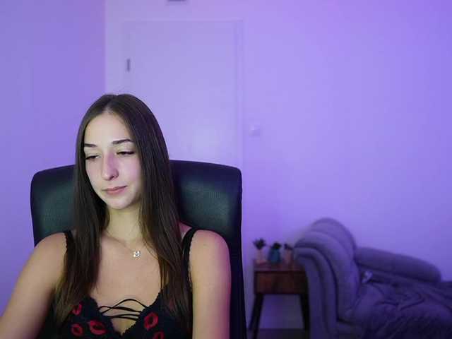 Crystalbrunette18 live cam on BongaCams