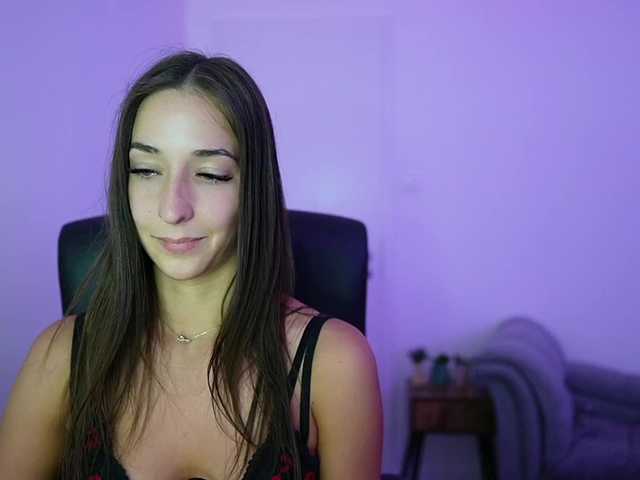 Crystalbrunette18 live cam on BongaCams