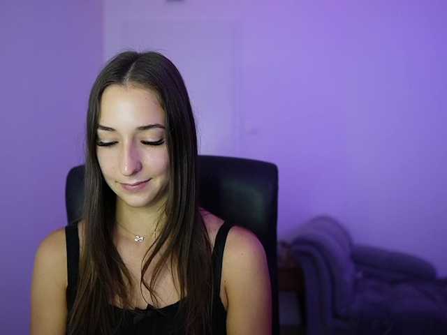 Crystalbrunette18 live cam on BongaCams