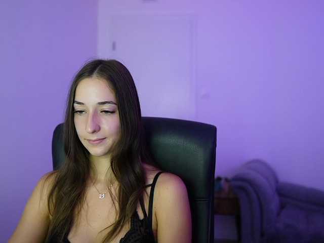 Crystalbrunette18 live cam on BongaCams