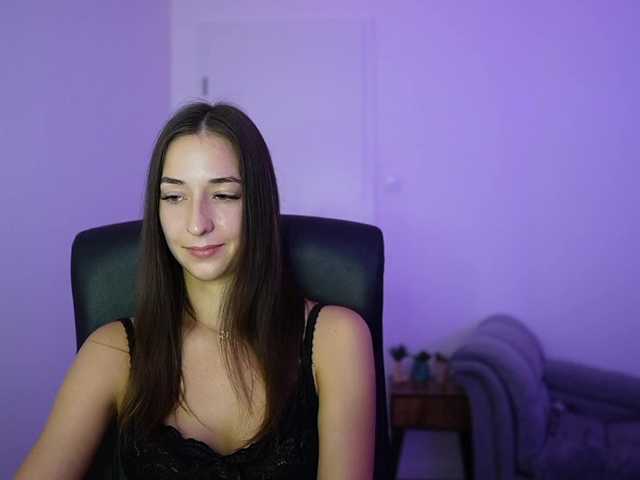 Crystalbrunette18 live cam on BongaCams