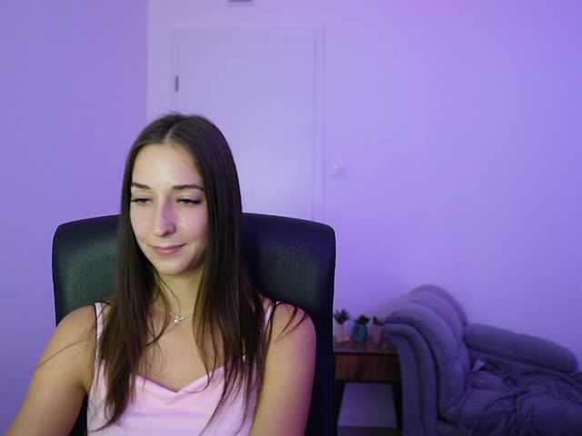 Crystalbrunette18 live cam on BongaCams