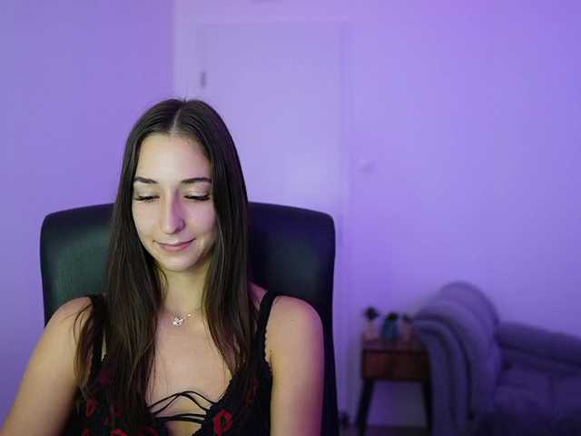 Crystalbrunette18 live cam on BongaCams