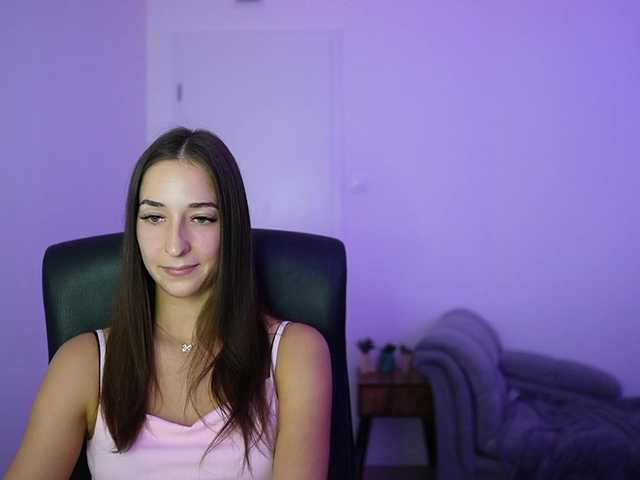 Crystalbrunette18 live cam on BongaCams