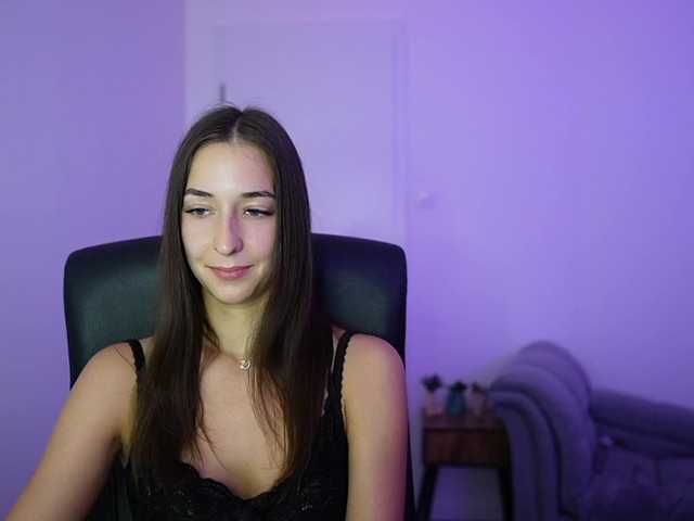 Crystalbrunette18 live cam on BongaCams