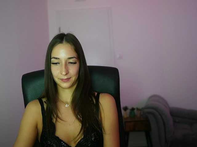 Crystalbrunette18 live cam on BongaCams