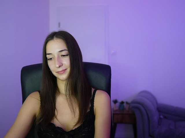 Crystalbrunette18 live cam on BongaCams
