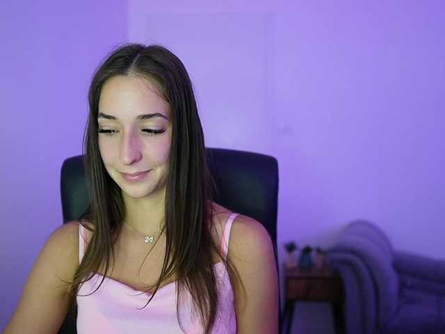 Crystalbrunette18 live cam on BongaCams