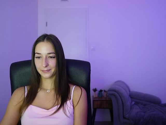 Crystalbrunette18 live cam on BongaCams