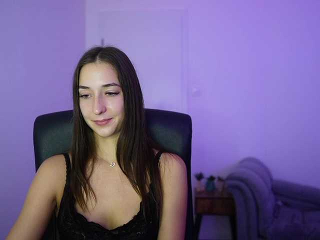 Crystalbrunette18 live cam on BongaCams