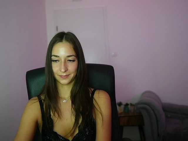 Crystalbrunette18 live cam on BongaCams
