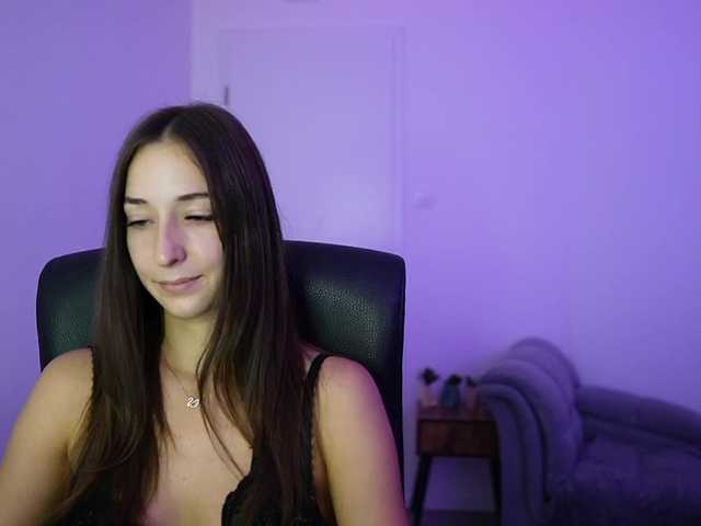 Crystalbrunette18 live cam on BongaCams