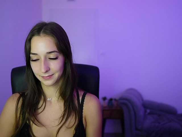 Crystalbrunette18 live cam on BongaCams