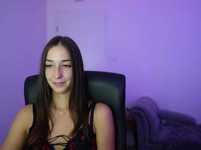 Crystalbrunette18 live cam on BongaCams