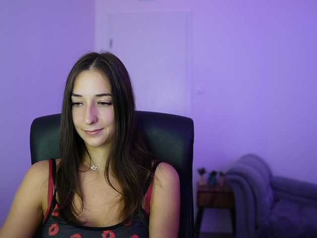 Crystalbrunette18 live cam on BongaCams