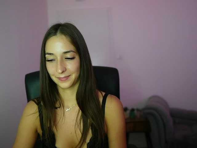 Crystalbrunette18 live cam on BongaCams