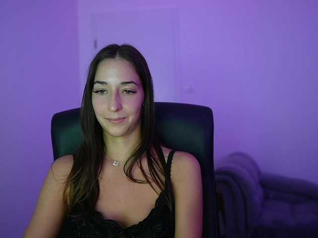 Crystalbrunette18 live cam on BongaCams