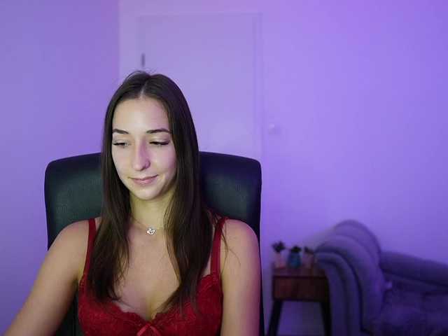 Crystalbrunette18 live cam on BongaCams
