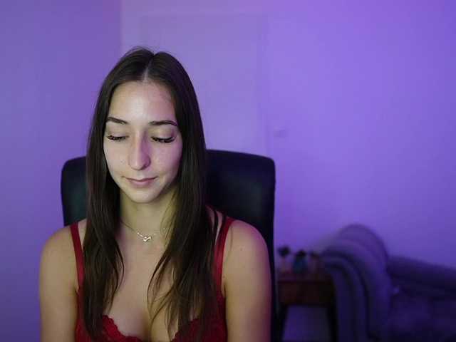 Crystalbrunette18 live cam on BongaCams
