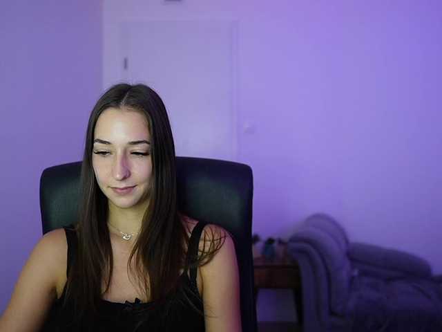 Crystalbrunette18 live cam on BongaCams