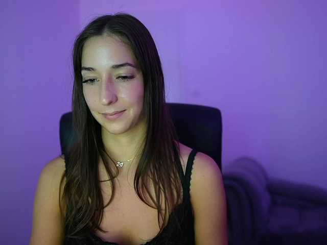 Crystalbrunette18 live cam on BongaCams