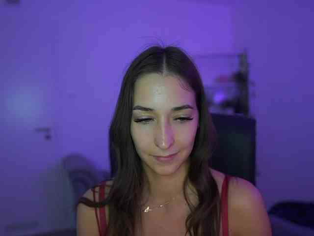 Crystalbrunette18 webcam