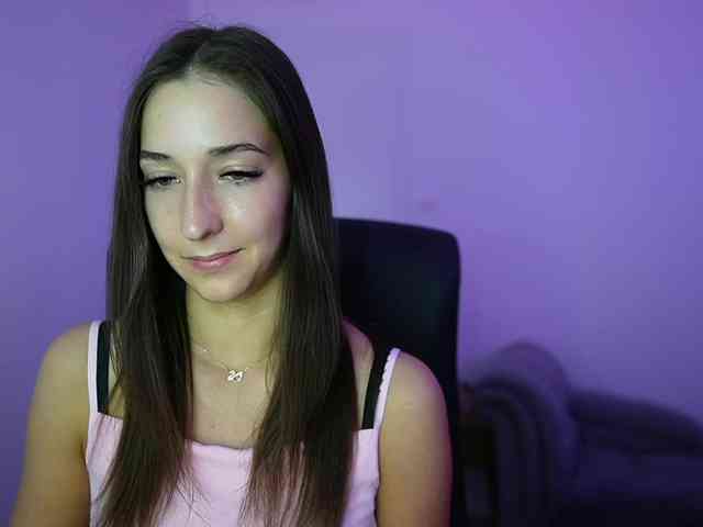 Crystalbrunette18 webcam