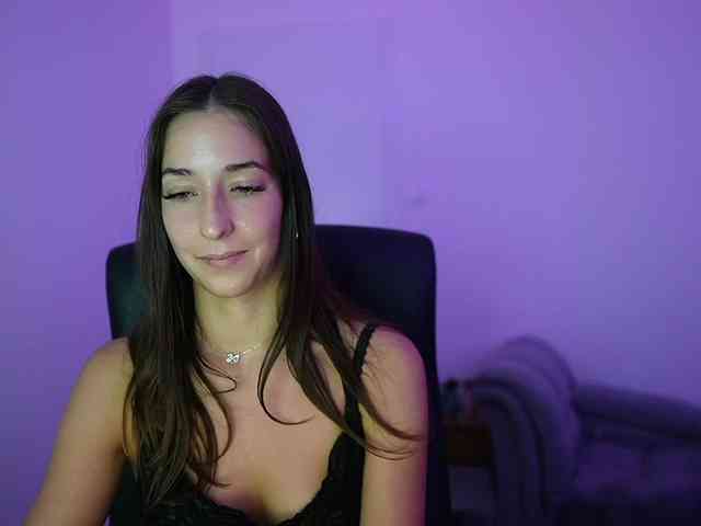 Crystalbrunette18 webcam