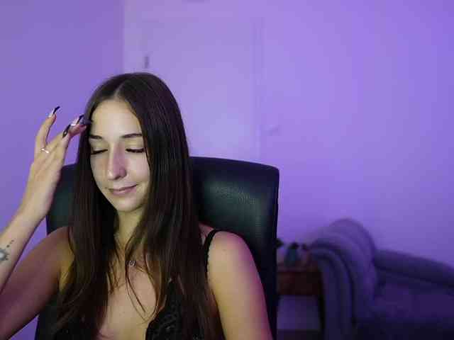 Crystalbrunette18 webcam