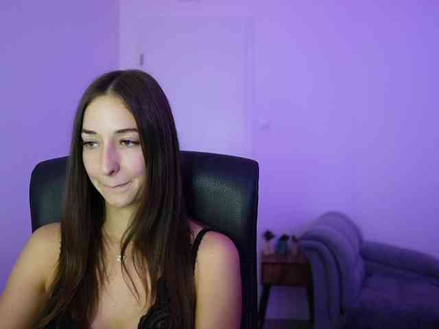 Crystalbrunette18 webcam