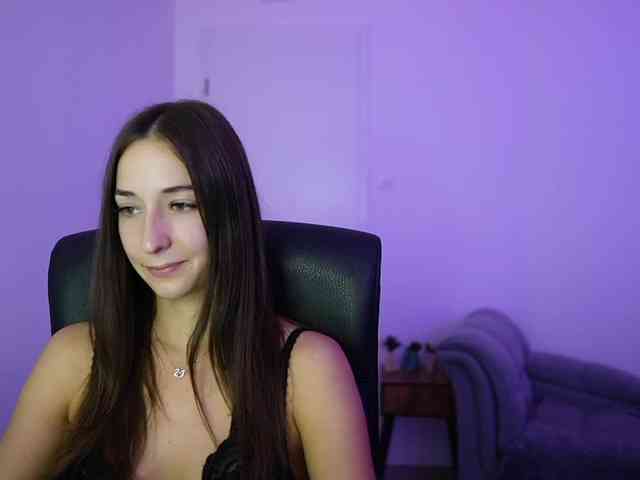 Crystalbrunette18 webcam