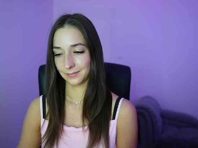 Crystalbrunette18 webcam
