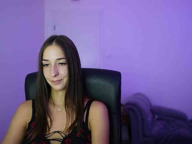 Crystalbrunette18 webcam