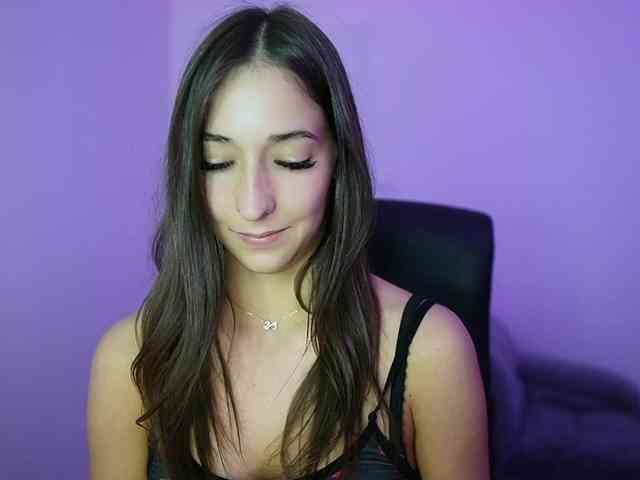Crystalbrunette18 webcam